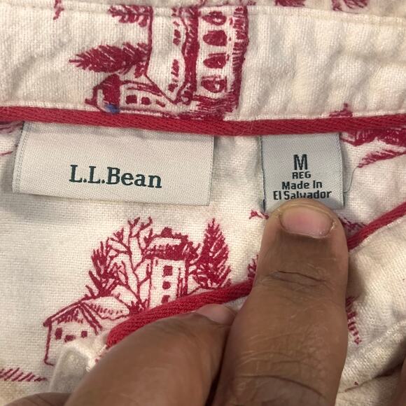 L.L.Bean winter village print flannel nightgown women’s Medium red white cozy - Picture 2 of 7